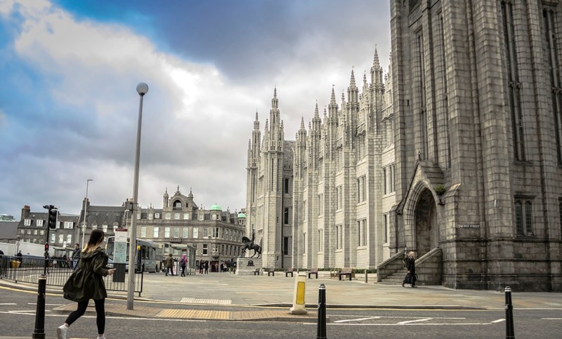 visit_Marischal-College-buildings-in-Aberdeen