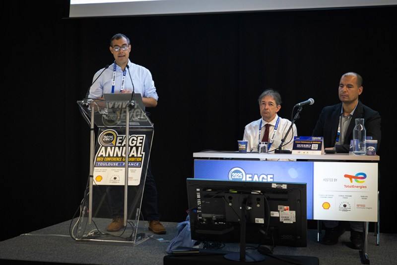 Chairpersons-attending-session