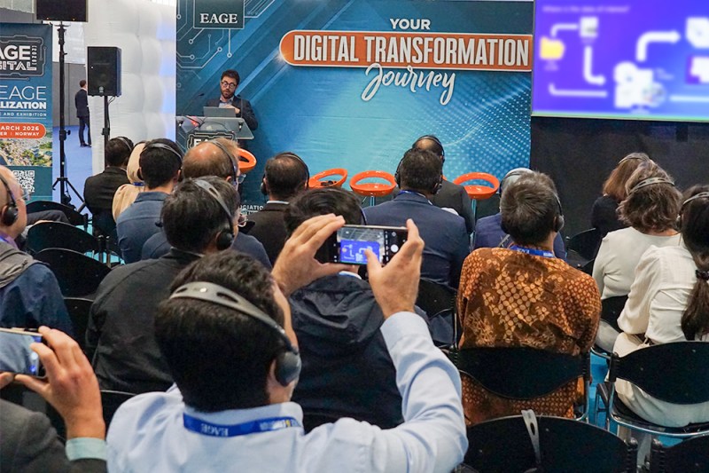 Speaker_presentation-for-group-of-people