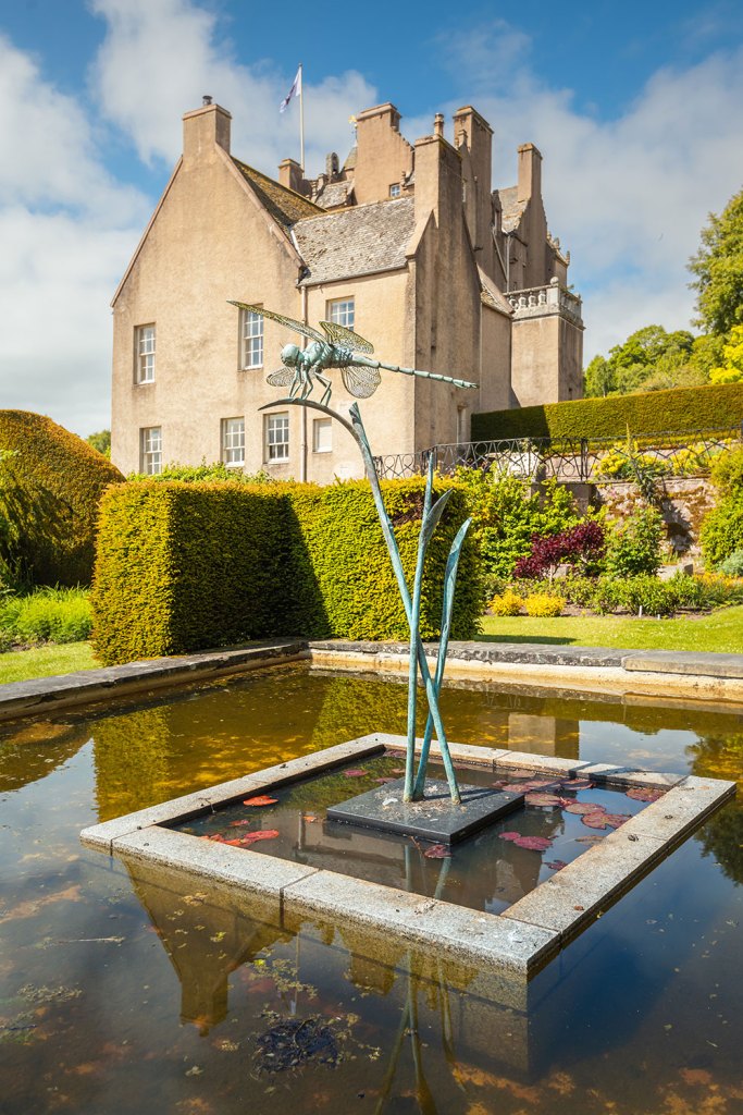 Crathes Castle-pond-garden
